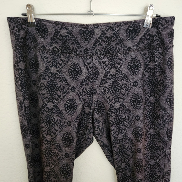 Mudd Womens Black Gray Paisley Pattern Leggings Size XL - Picture 2 of 7